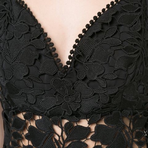 •Nicole Miller Collection• Lace Sweetheart Dress - Picture 4 of 5